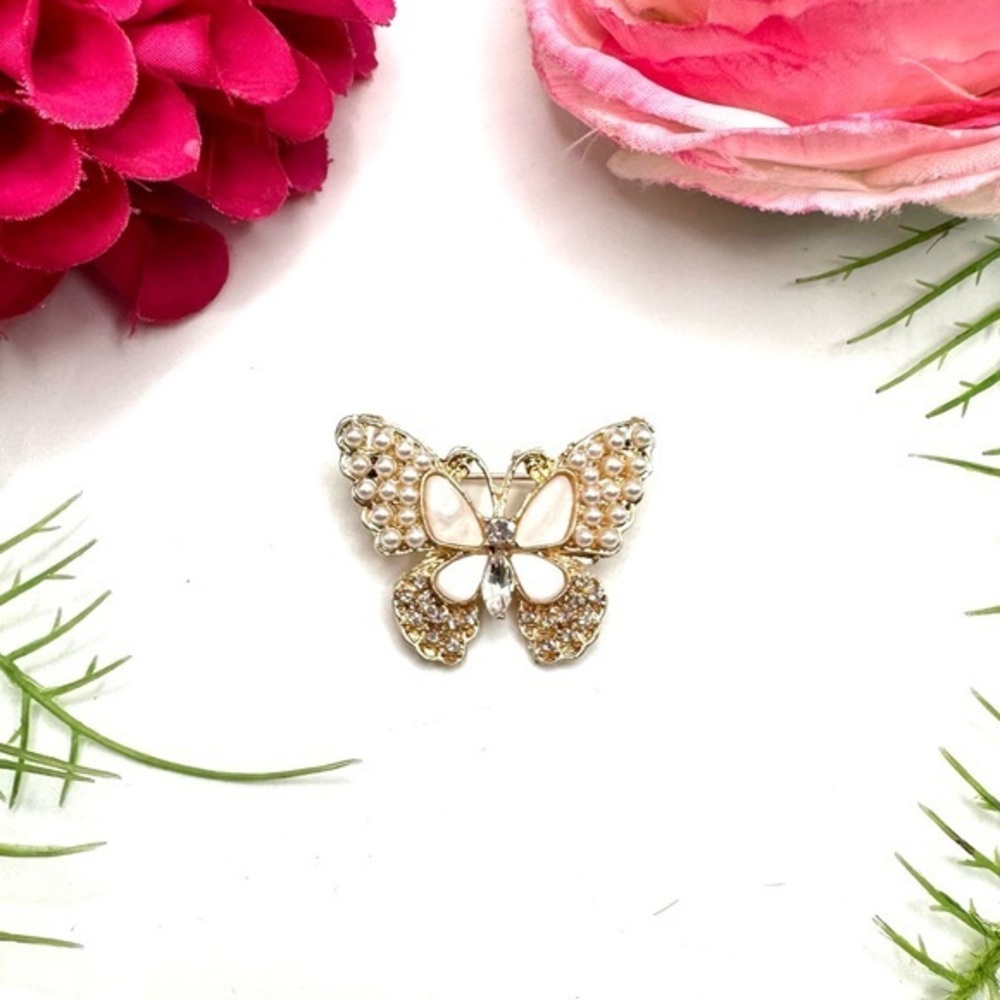 NEW⚜️Butterfly Pearlescent Crystal Embellished Brooch
